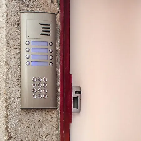 Guest Inn Alfama Apartments-3